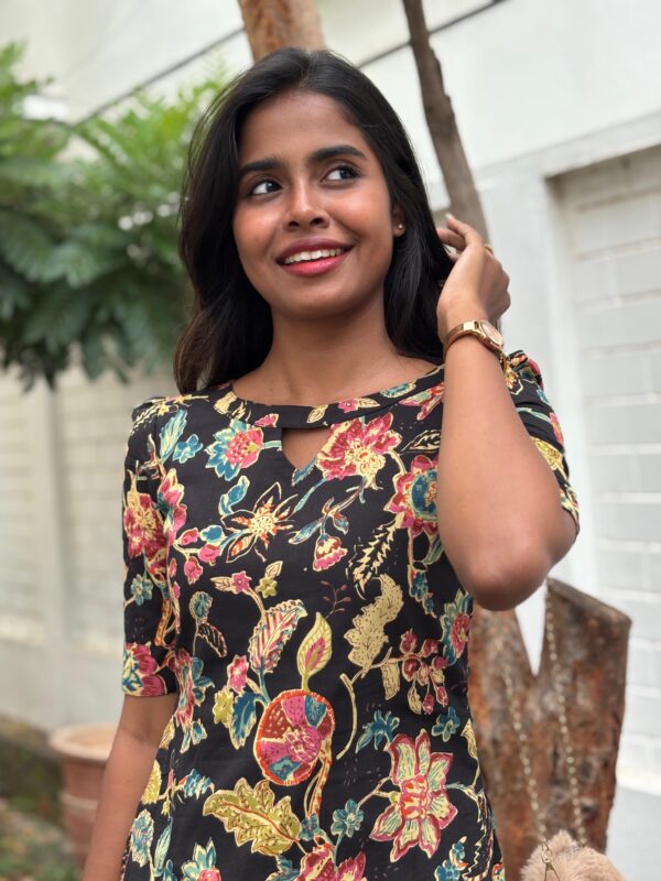 Floral Black - Image 2