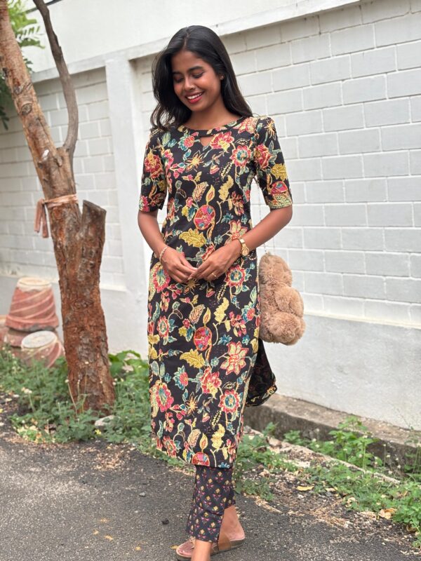 Floral Black - Image 4